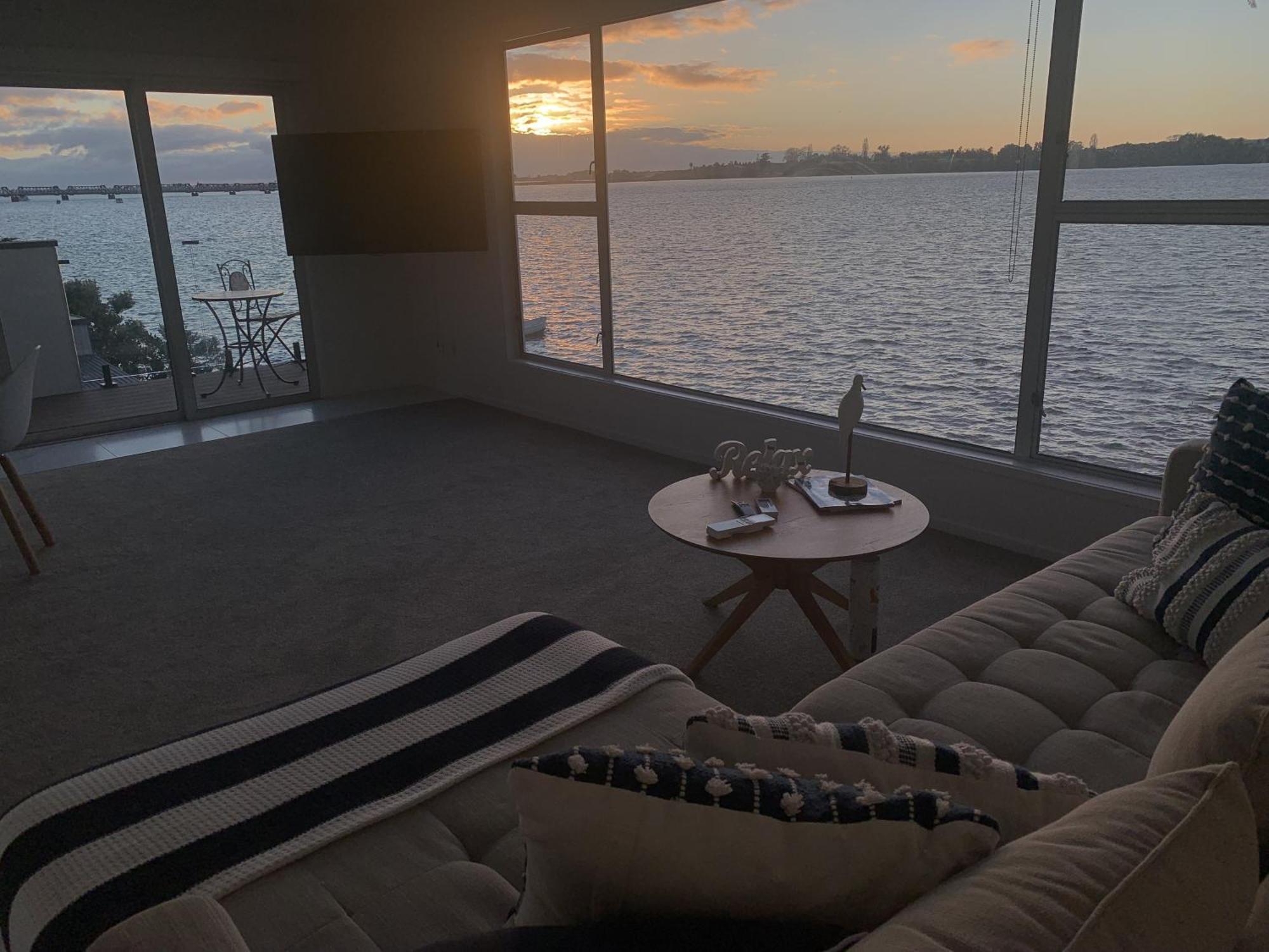 Harbour View Motel And Waterfront Apartments Тауранга Екстериор снимка