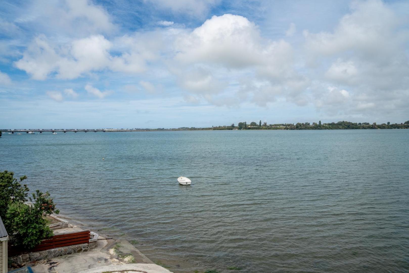 Harbour View Motel And Waterfront Apartments Тауранга Екстериор снимка
